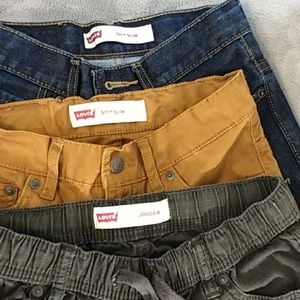 3 pair of Levis Strauss